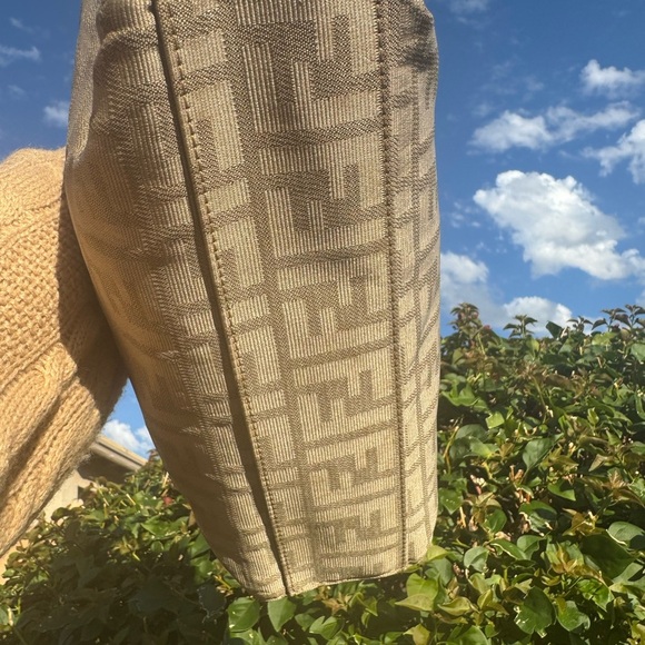 Authentic Fendi Zucca Canvas Tote Handbag ✨ - Picture 4 of 14